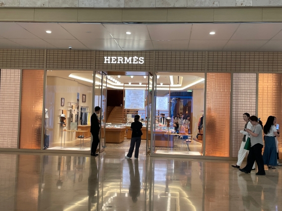 仏高級ブランドのエルメスは、中国の伝統工芸とのコラボレーションを展開