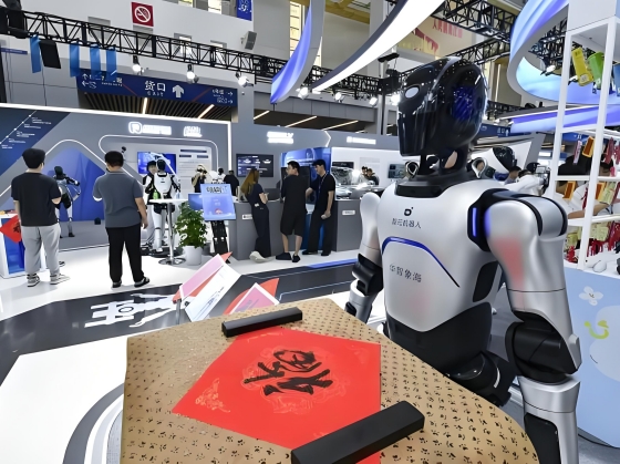 中国エンボディードAIとヒト型ロボット産業の現在地①〜産業全体の概況と成長ステージ
