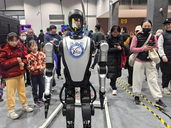 中国エンボディードAIとヒト型ロボット産業の現在地③〜技術進化：大脳・小脳・本体の協調発展